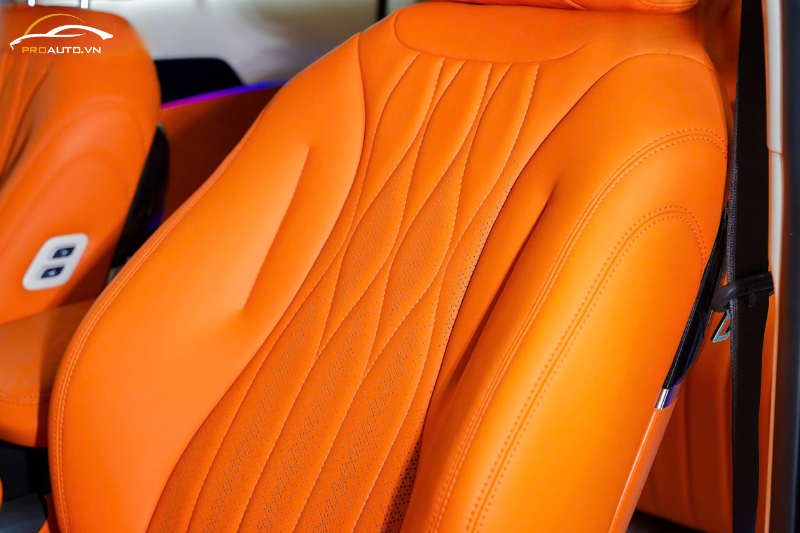 Đường may bọc da ghế xe Volkswagen Arteon 2025 chắc chắn
