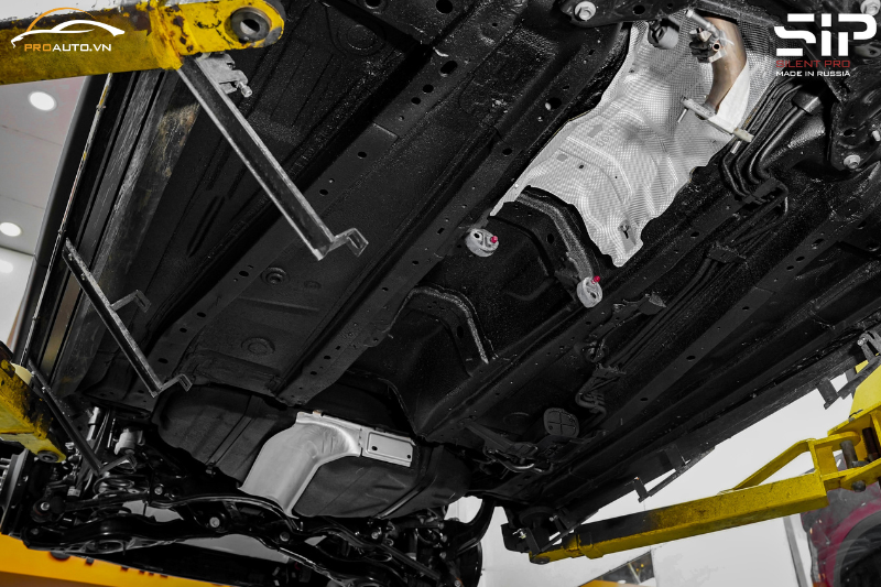 Hoàn thiện quá trình phủ gầm xe Mazda CX-5 2025