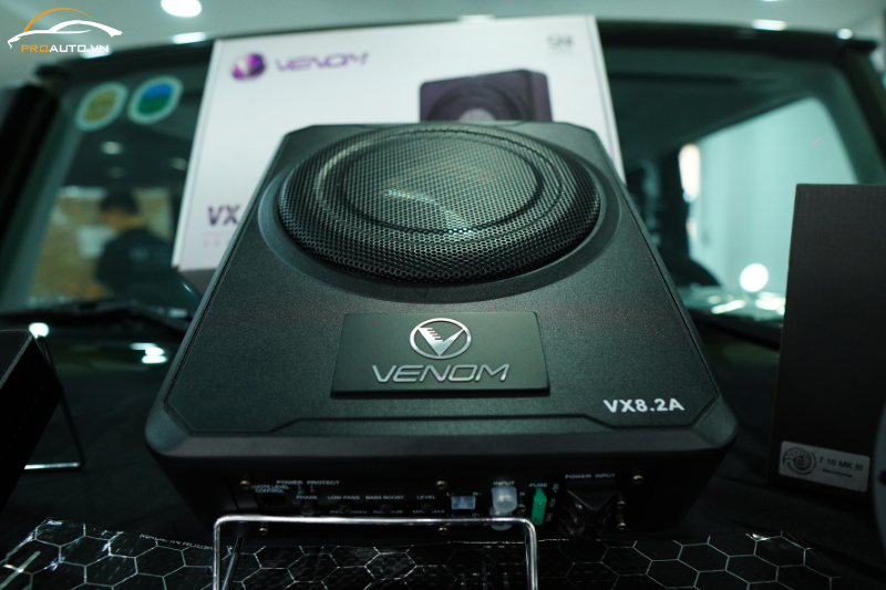 Sub điện Venom độ loa xe Volkswagen Arteon 2025