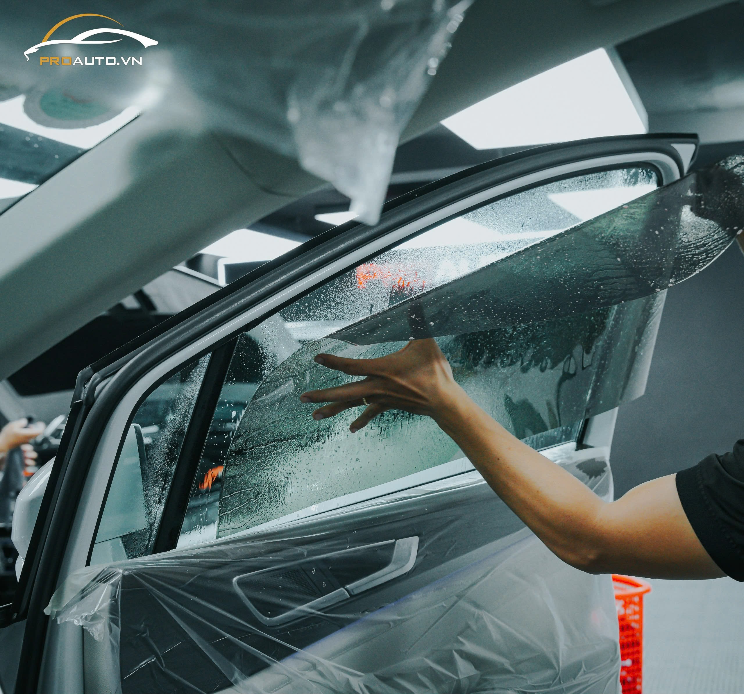 Thi công dán phim cách nhiệt giúp tăng tính thẩm mỹ và cá tính hơn