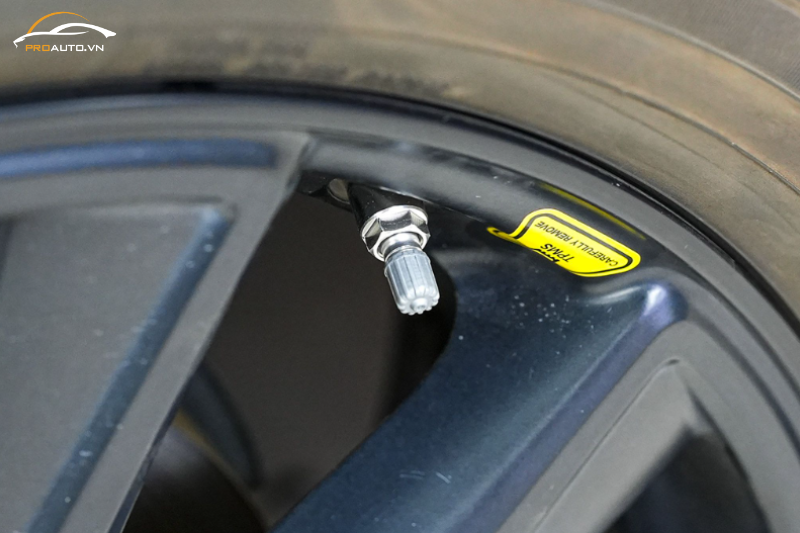 Tiết kiệm nhiên liệu nhờ cảm biến áp suất lốp Gotech GS8