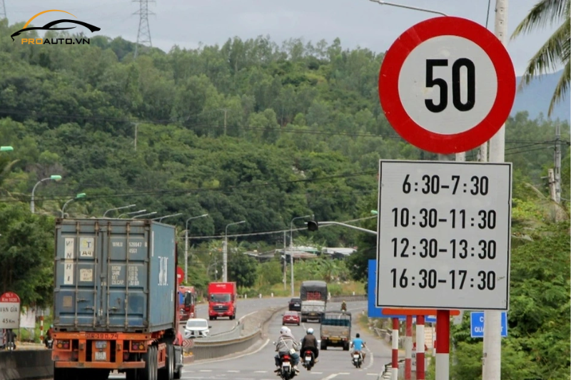 Biển báo giao thông có ý nghĩa gì?