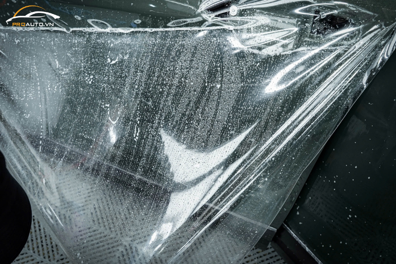 Cận cảnh quá trình dán PPF xe MG Cyberster chính hãng