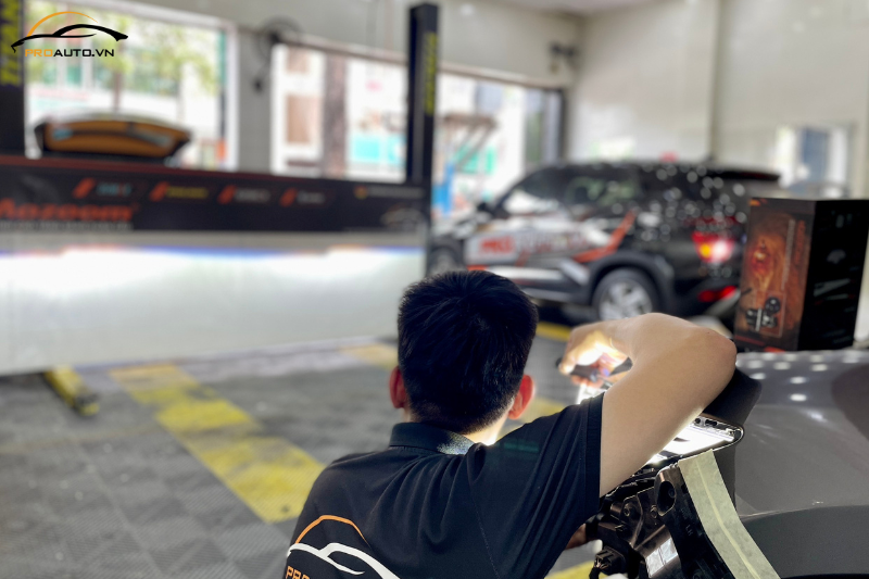 Kiểm tra hiệu suất độ đèn xe MG Cyberster