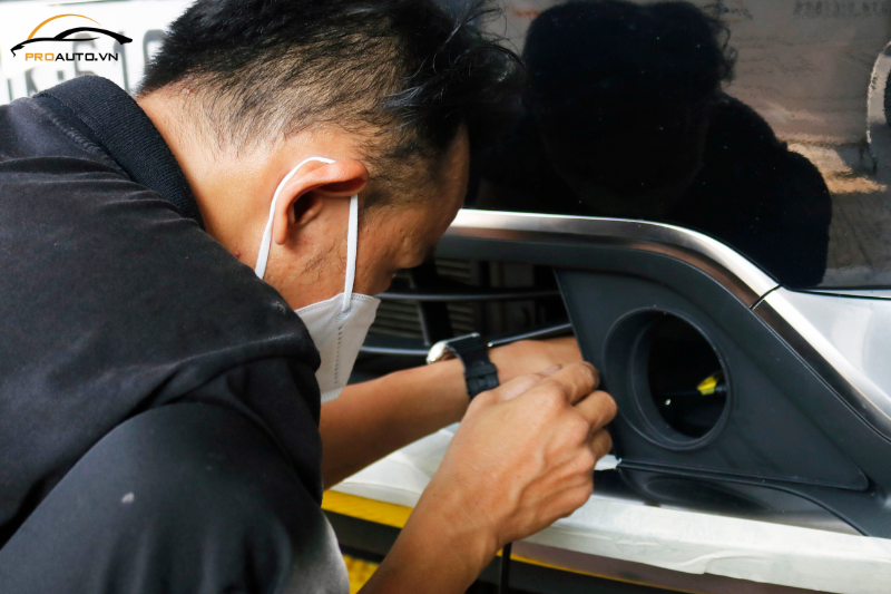 Quá trình lắp và kiểm tra bi gầm - Độ đèn xe Nissan Navara 2025