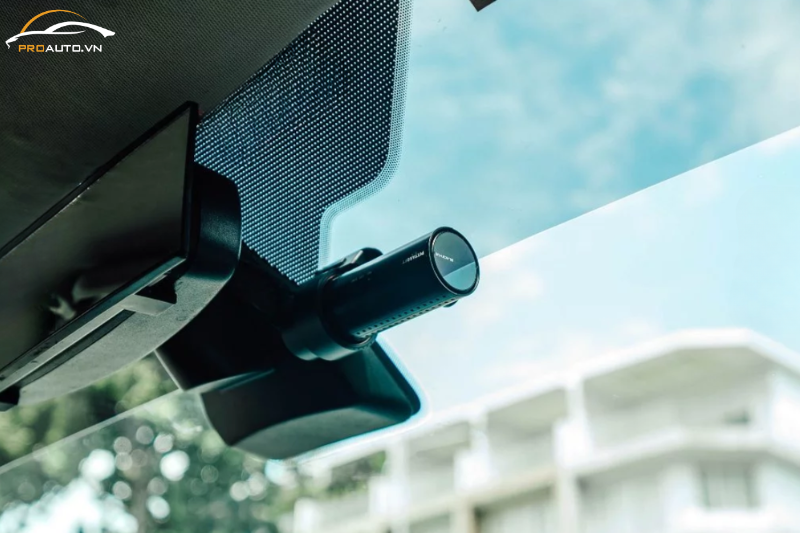 Camera hành trình Blackvue DR770X-2CH DMS phát hiện có va chạm