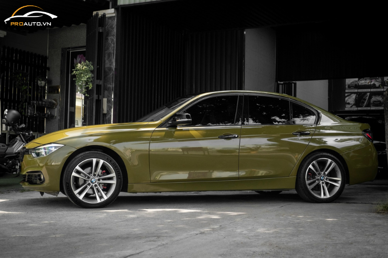 Dán wrap decal đổi màu xe ô tô: Bảng giá và kinh nghiệm