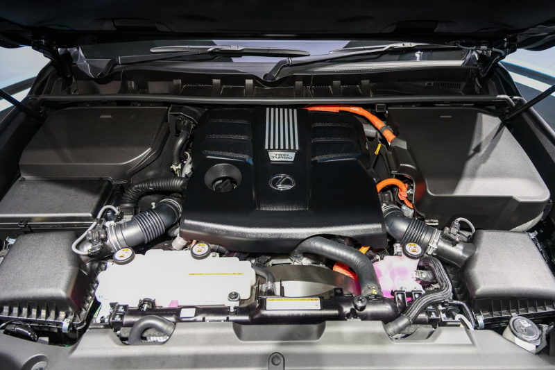 Động cơ xe Lexus LX 700h Hybrid mạnh mẽ, khả năng vận hành linh hoạt