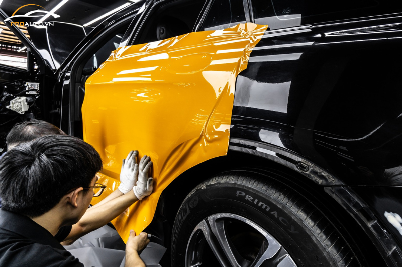 Kỹ thuật thi công giữa dán PPF đổi màu và Vinyl