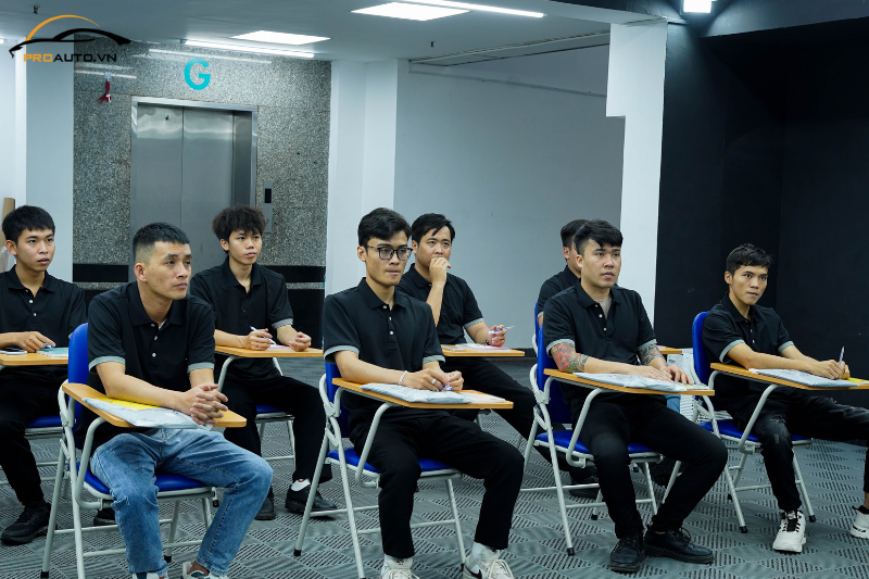 Tiêu chí lựa chọn khóa học dán phim cách nhiệt ô tô