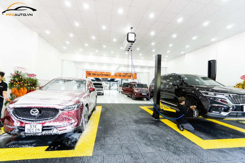 Điều gì khiến rửa xe ô tô tại TPHCM hút khách?