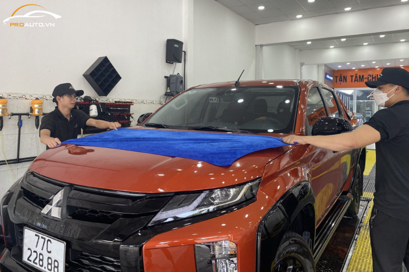 Đội ngũ rửa xe ô tô tại TPHCM chuyên môn vững, dày dặn kinh nghiệm