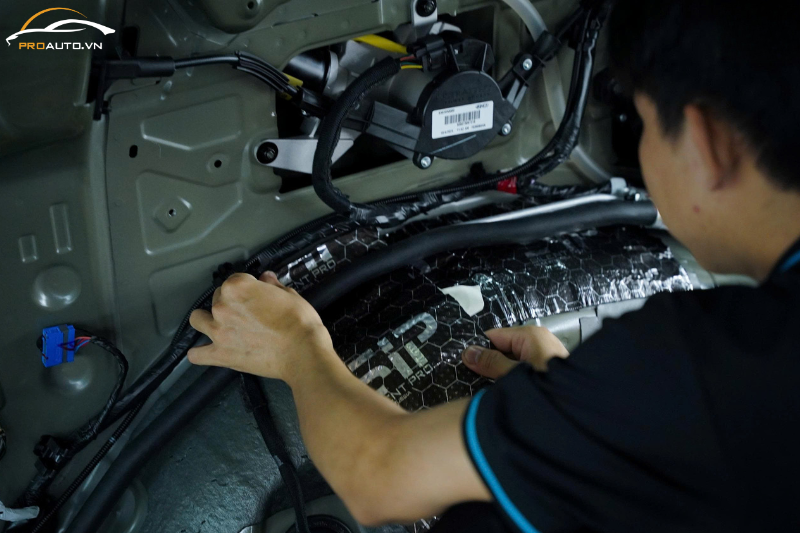 Phụ kiện đồ chơi xe VinFast Limo Green tại trung tâm uy tín Proauto