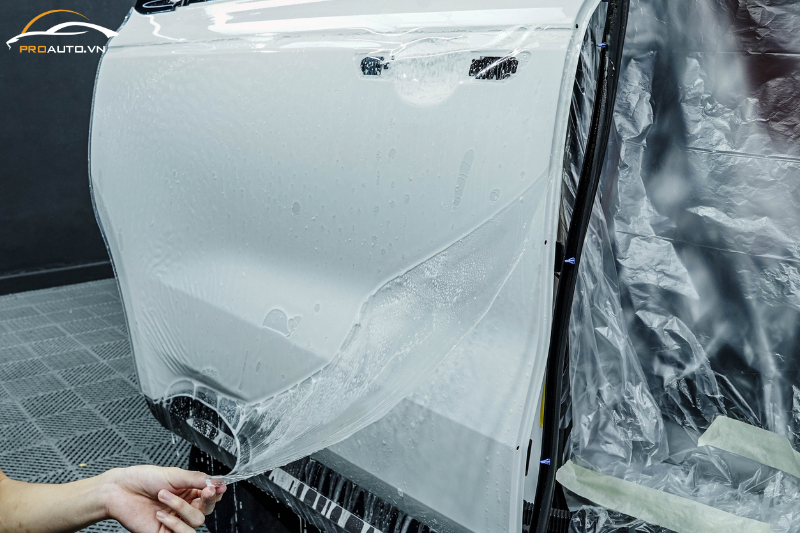 Chủ xe chọn dán PPF Magnus Pro Zenix vị trí cửa để chống trầy