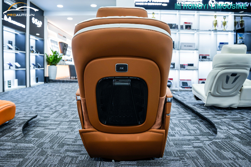 Ốp nhựa đen sau ghế Crystal 6.0 Pro Max tạo thoáng khí