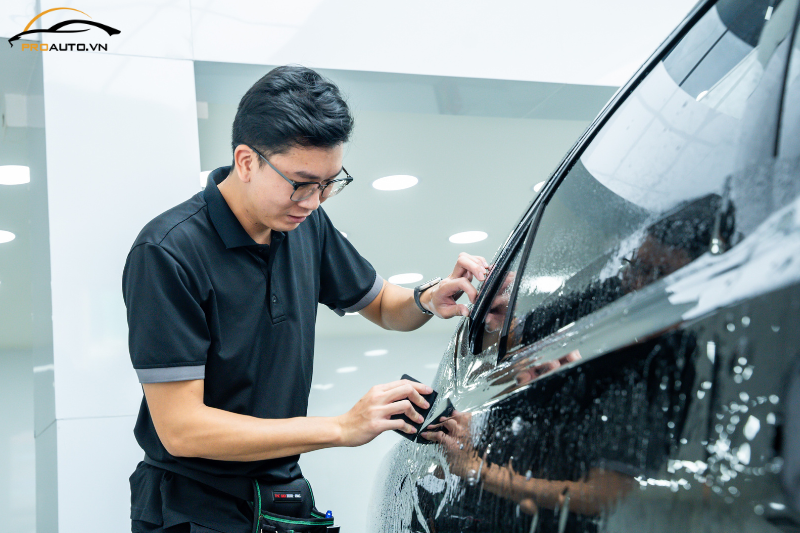 PPF Magnus Pro Black tự phục hồi vết xước nhỏ bằng nhiệt