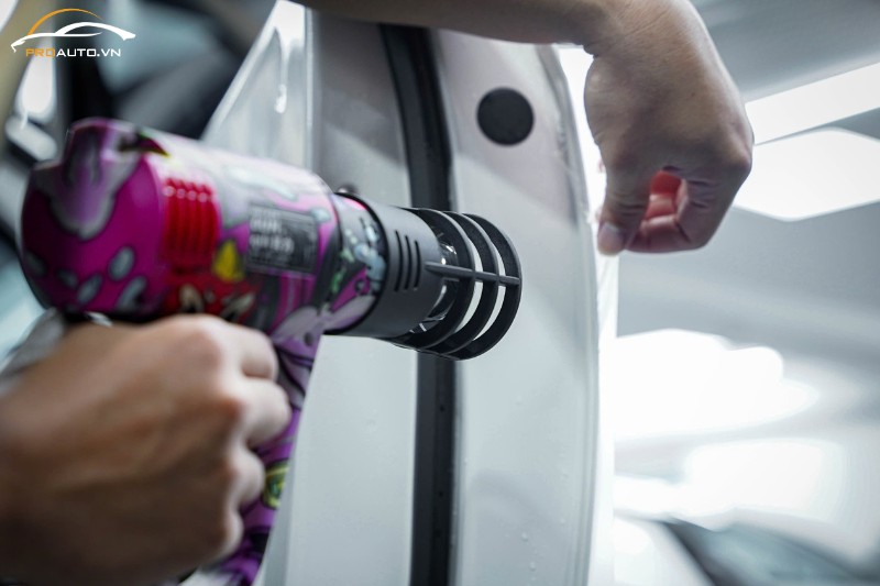 PPF Magnus Pro Zenix được thi công với vật dụng chuyên biệt