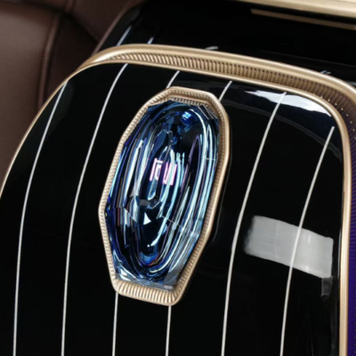 Chi tiết ốp pha lê sọc dọc cùng ghế Hongyi SUV Throne 3.0