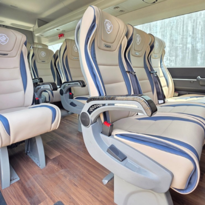 Đối tượng lý tưởng để độ Solati limousine 16 chỗ