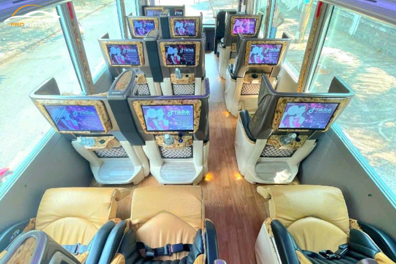 Đối tượng nên chọn độ Mercedes 16 chỗ limousine