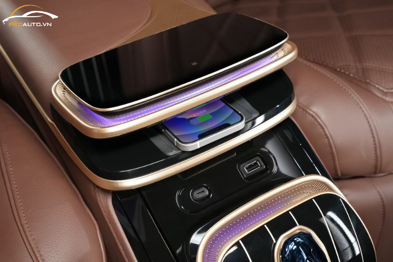 Tích hợp USB / Type-C trên ghế SUV Throne 3.0