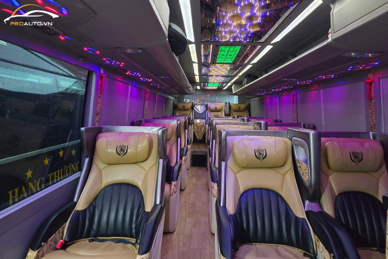 Lý do Mercedes 16 chỗ dẫn đầu xu hướng độ limousine doanh nghiệp