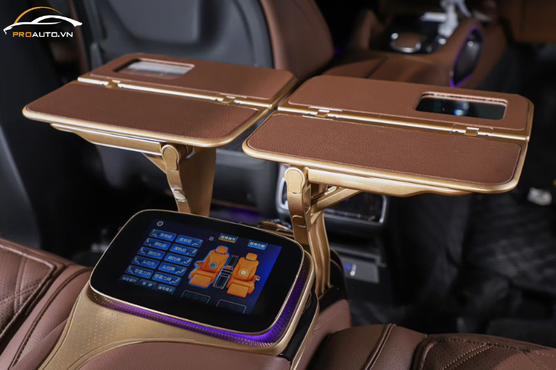 Màn hình cảm ứng trên Ghế SUV Throne 3.0 thông minh