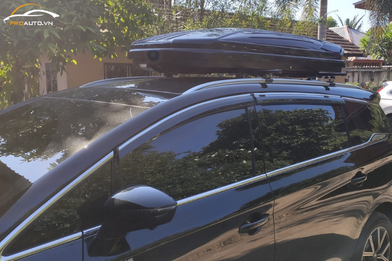 Phụ kiện đồ chơi xe điện BYD với cốp nóc phi thuyền