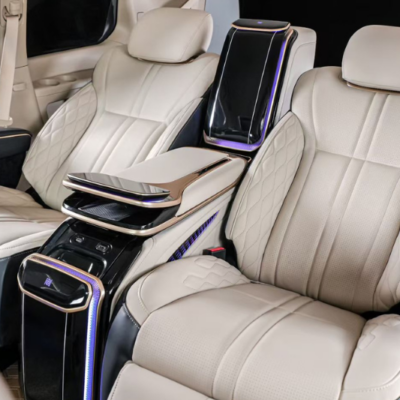 Tận hưởng khả năng trượt ghế trước/sau từ SUV Throne 2.0