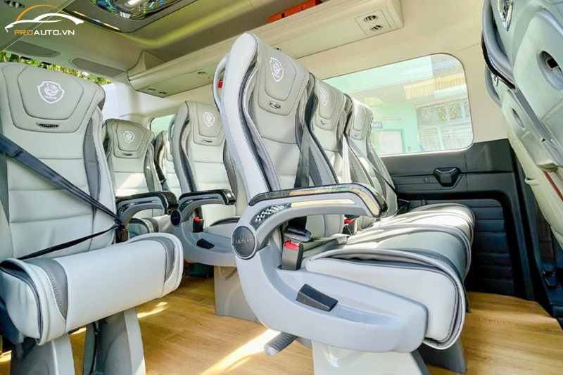 Vì sao doanh nghiệp nên độ Solati limousine 16 chỗ