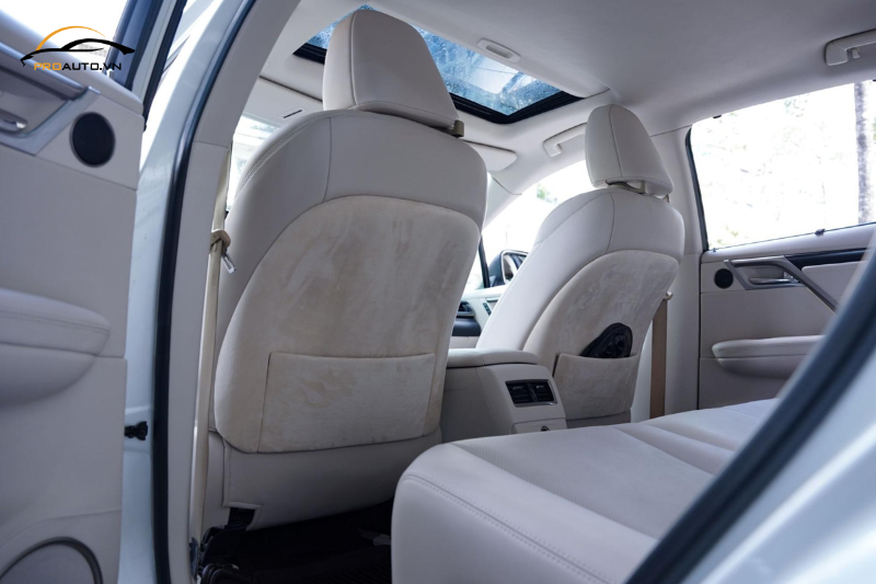 Có nên sơn đổi màu nội thất xe hay không?