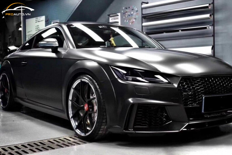 Màu sơn đen xe ô tô - Giá sơn xe ô tô