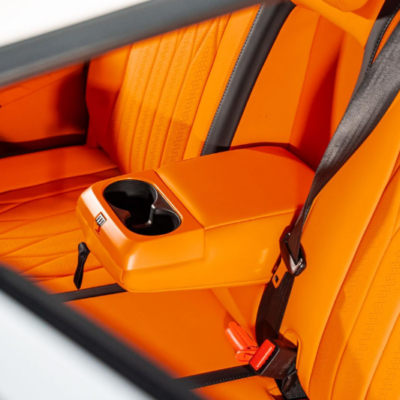 Sơn đổi màu bệ tỳ tay, hộc chứa đồ và ốp trang trí