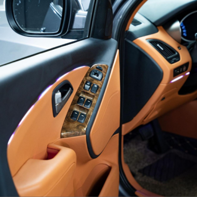 Sơn đổi màu các chi tiết nhựa nội thất (taplo, tapi cửa, bệ trung tâm)